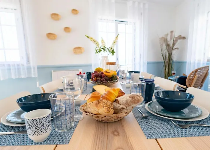 Donacamo Charming House